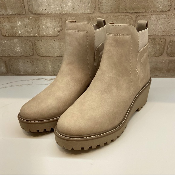 DOLCE VITA ⭐️NWOT Wedge Bootie in Dune - Picture 12 of 15